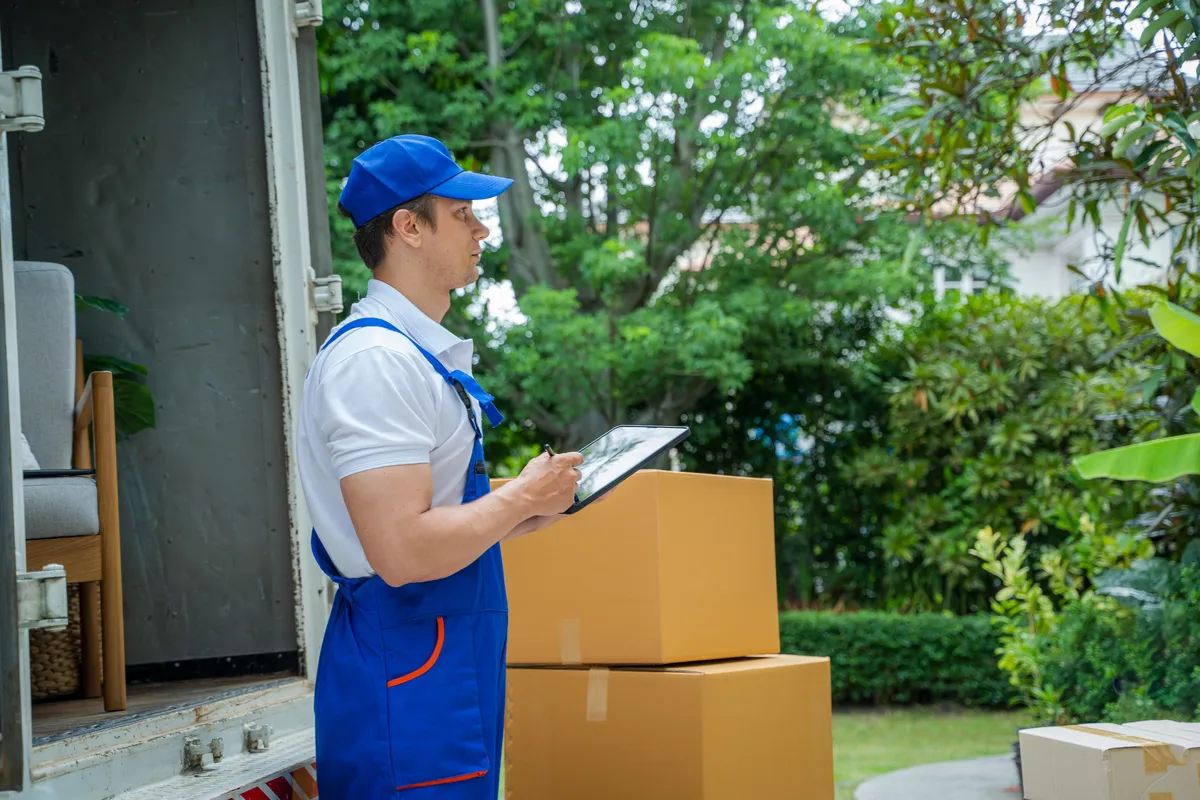 moving-company-employee-checks